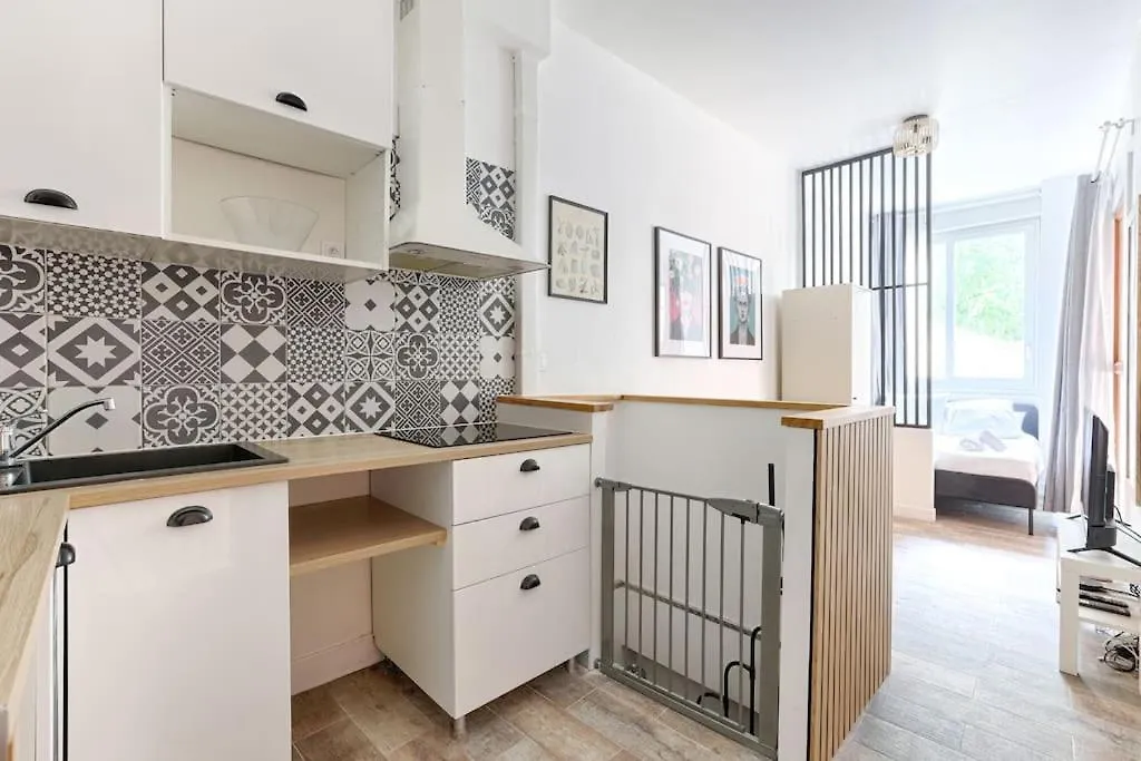 Republique Canal St Martin Charming Apartment Paris France